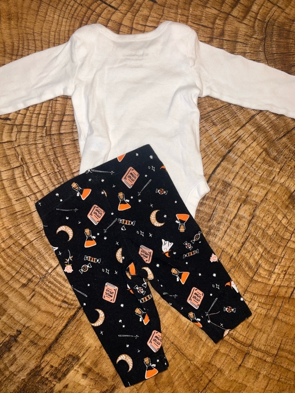‼️NWOT: Carter’s Halloween Long Sleeve & Pants - 3M - Picture 2 of 2